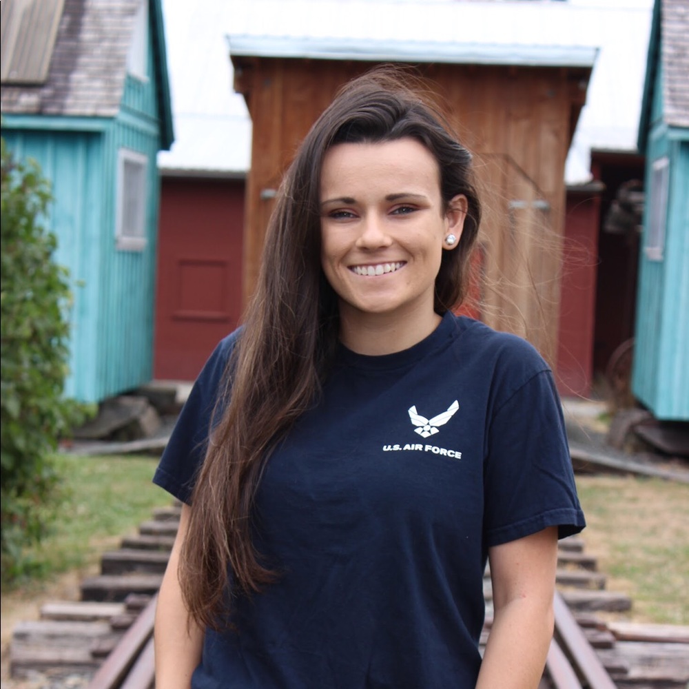 Meet your Posher, Jasmine